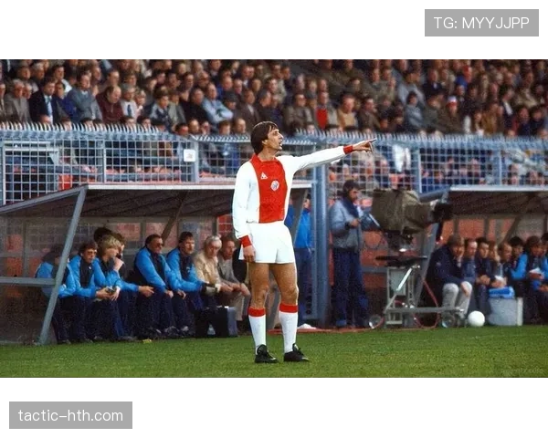 阿贾克斯青训再诞新星，未来可期引多方关注