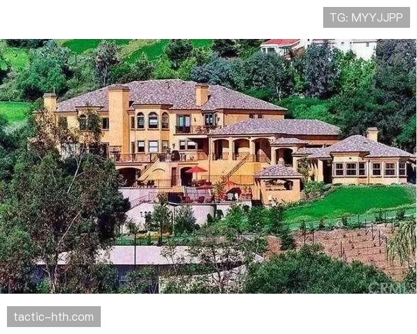 詹姆斯·哈登晒新别墅厨房，锅碗瓢盆的价钱让我差点删银行App